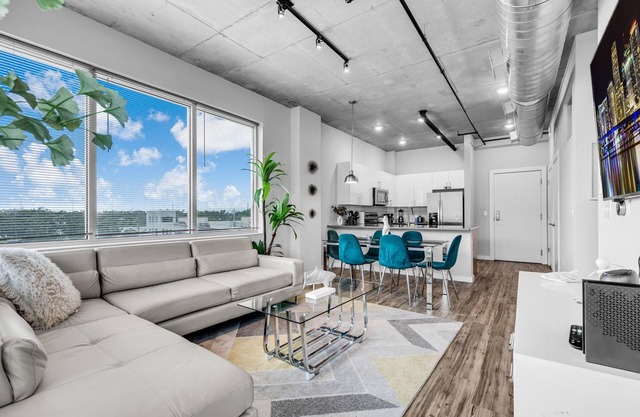 Chic 2BR Getaway | Walk to Breweries & Art Walk