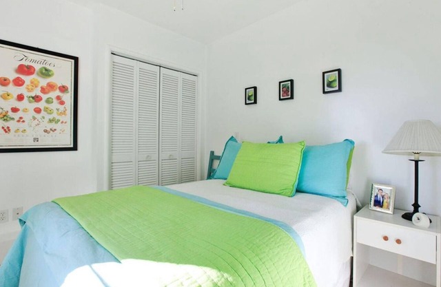 Chic 4 rm 1 bed retreat, No Berkeley area, WiFi, private deck, near UC, nature,
