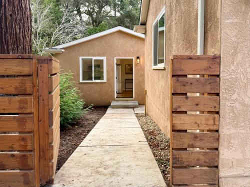 Chic and Petite 1-Bedroom ADU with Private Entrance in peaceful Orinda
