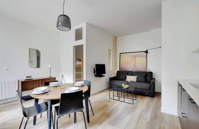 Schickes Apartment -2BR/6P- Oberkampf/République