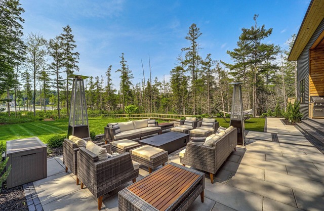 Chic Bellaire Home w/ Outdoor Kitchen on Clam Lake