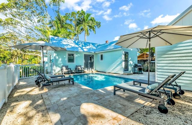 Chic Bradenton Home with Pool! Near Shopping and Dining! -Sabai Sabai