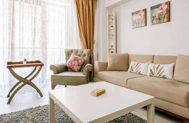 Chic Central Flat Near Malls and Metro in Atasehir