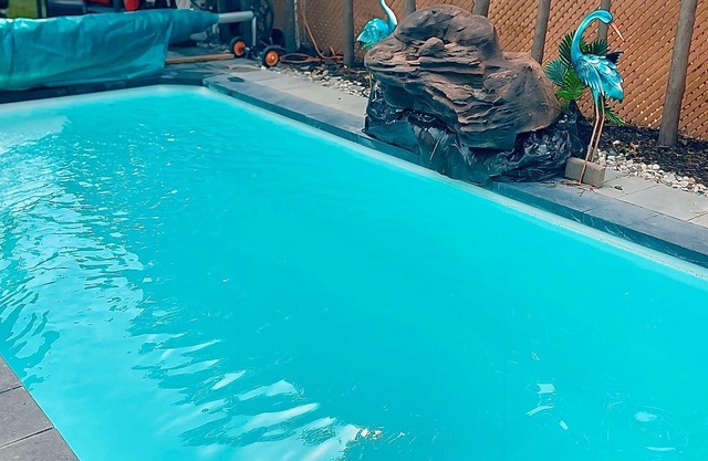 Chic Condo ! 15 Mins from Downtown Montreal: Pool and BBQ