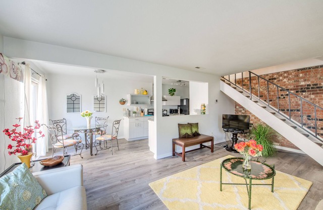 CHIC CONDO IN PRIME BOISE LOCATION