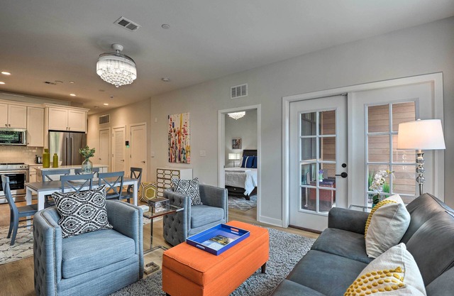 Chic Condo w/ Balcony in the Heart of Annapolis!