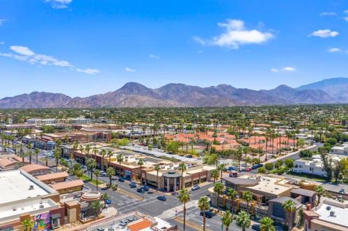 Chic Condo W- Pool 1 Block To El Paseo