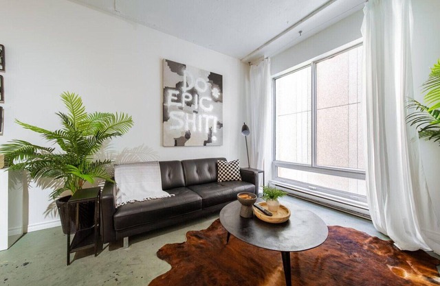 Chic & Cozy Loft | Rogers Place | LRT | Jasper Ave