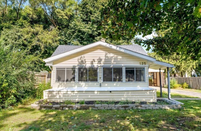 Chic & Cozy Modern Retreat /10 Mins to Downtown & Airport