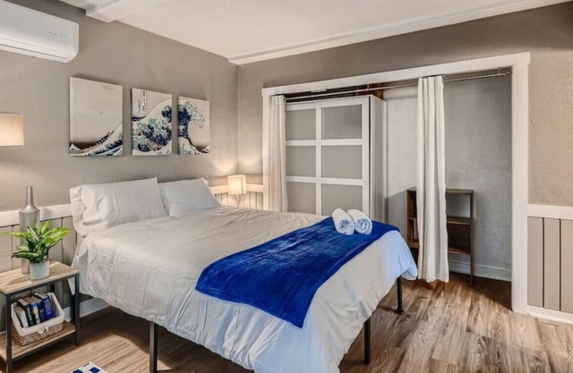 Chic Cozy Studio Close to Downtown