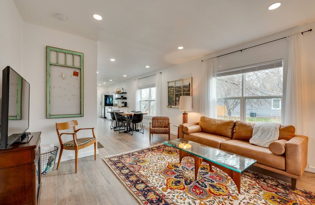 Chic Erie Vacation Rental ~ 14 Mi to Boulder!