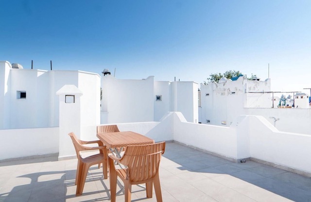 Chic Flat w Terrace 3 min to Beach in Bodrum