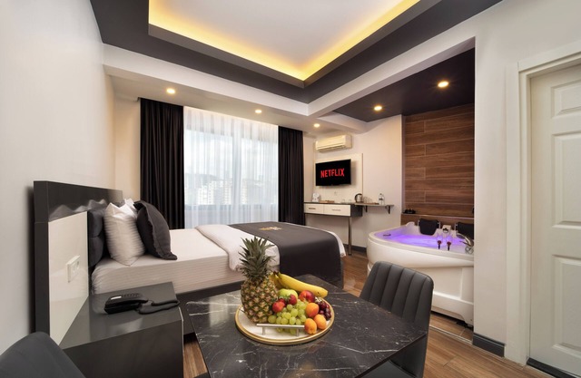 Chic hotel in marvelous Istanbul with AC, WiFi
