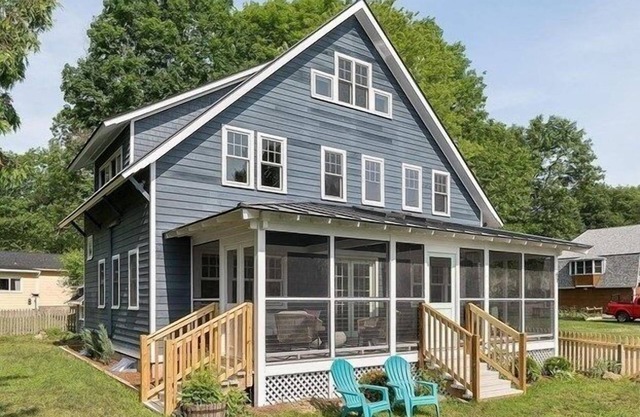 Chic Lakeview Haven at Malletts Bay