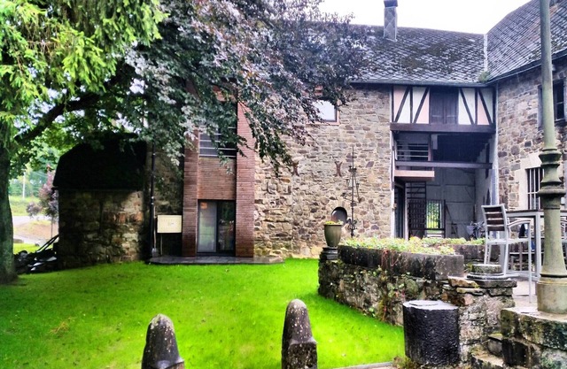 Herrenhaus in Robertville in der Nהhe von Wald