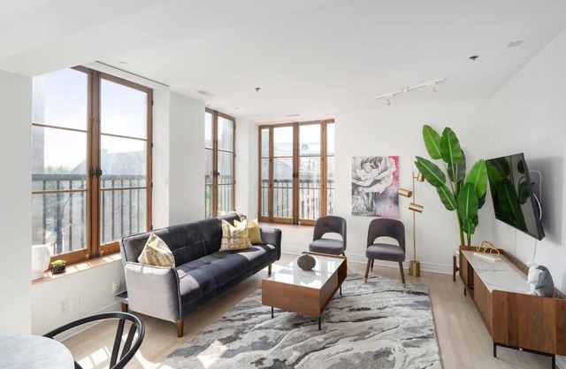 Chic & Modern 3B 1B Apt | Old Mtl | St Paul St |