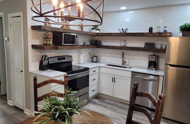 Chic, newly renovated townhome