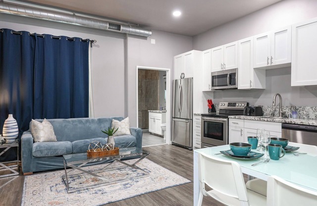 Chic One bedroom near Little Italy downtown San Diego