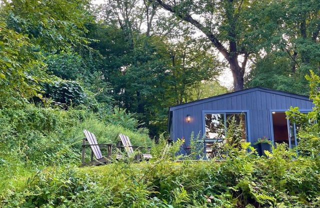 Chic, Private Cabin with Stunning Hudson River Views
