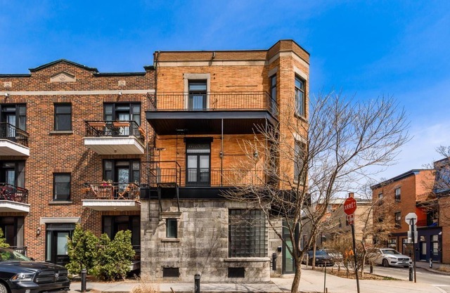 Chic Retreat in Montreal's Vibrant Plateau Area (1-bedroom apartment)