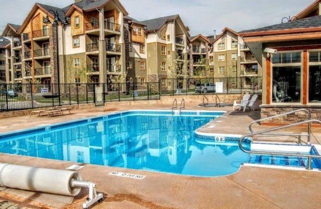 Chic Retreat, Modern, Pool, Hot Tub, Gym