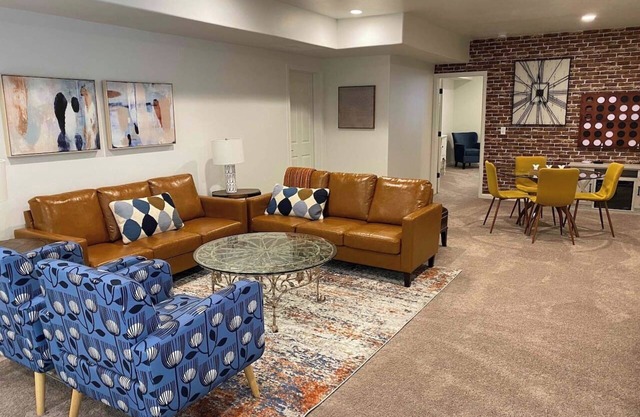 Chic Retreat: Your Cozy Getaway with Waffles too!