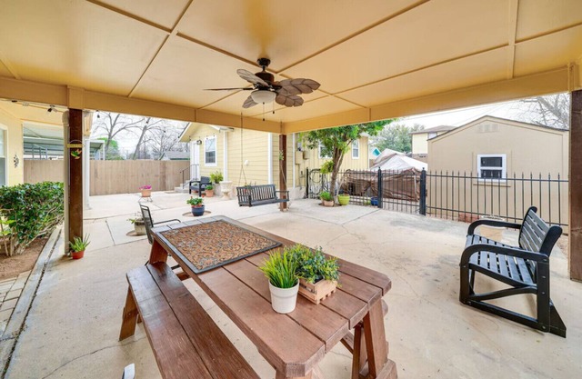 Chic San Antonio Cottage: 5 Miles to Downtown