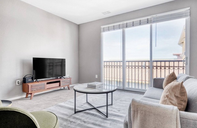 Chic Santana Row 2BR w/ Pool & Garage, 10 mins to Google, by Blueground