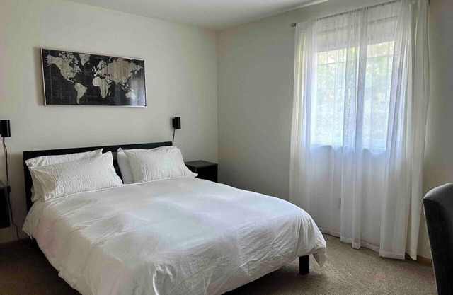 Chic, Simple, Clean Westerville Flat