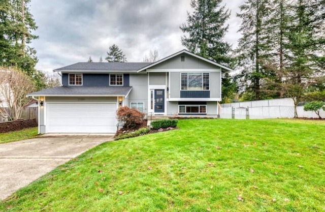 Chic & Spacious 5 BR Stylish House! Prime Location, Free Parking, Fast Wi-fi