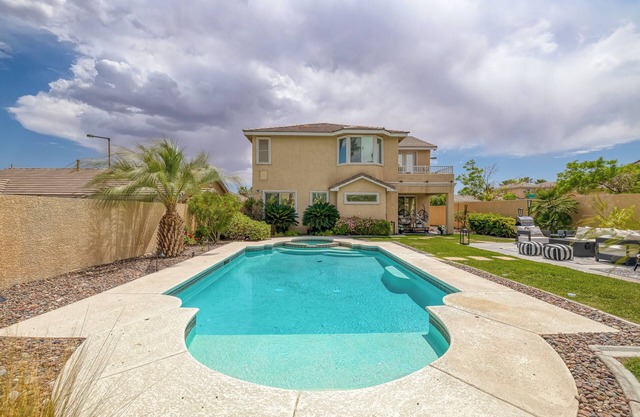 Summerlin South Villa 5BD + Private Pool & Hot Tub +Luxury Resort Like Amenities