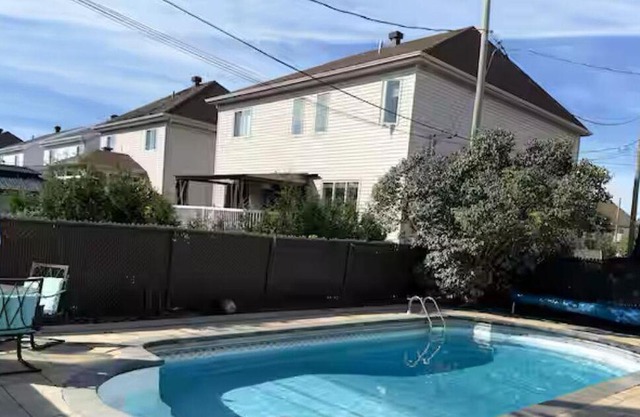 Chic Spacious Basement Pool WellServed No Kitchen