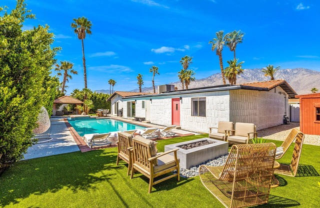Chic Spanish Palm Springs ~2000 square feet Pool Home