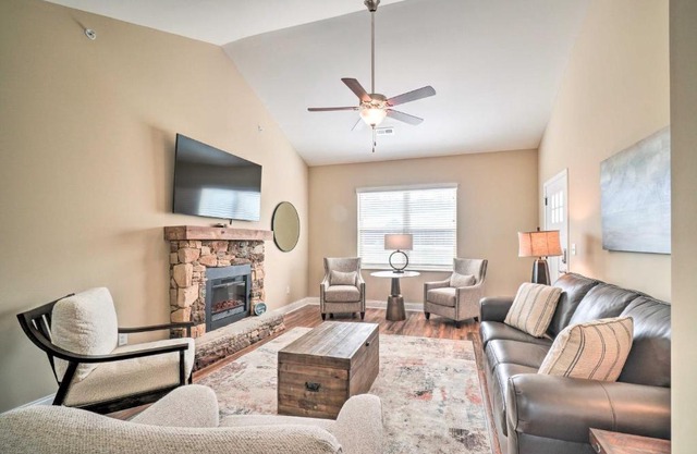 Chic Townsend Condo with Saltwater Pool!