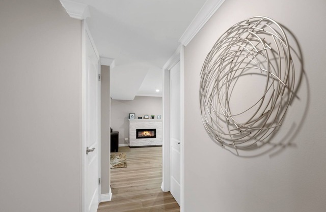 Chicago Suburb Modern Style Home - 3 Full Baths!