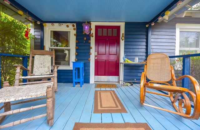 Chicopee Rose Cottage - Pet & Family Friendly, Back Deck, Near Downtown & UGA