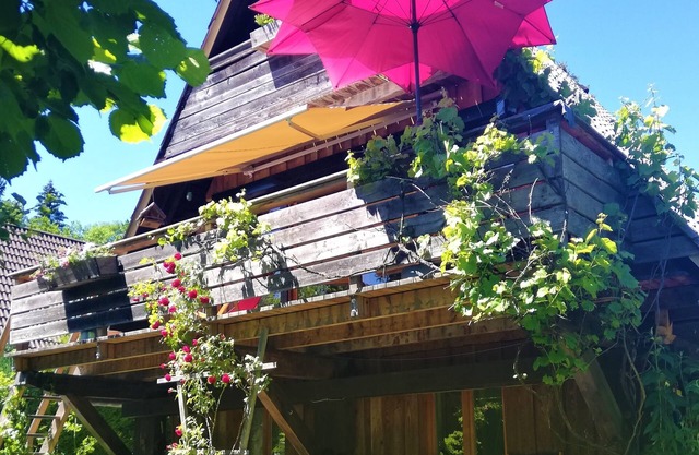 Charmantes Chalet mit Gartenoase im Chiemgau. Ruhe, Wald, Bach, Natur