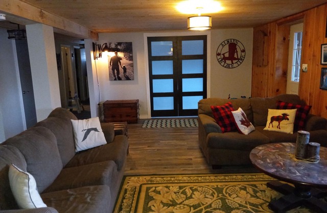 Child/Pet Friendly Cottage Loon Calls - Zoom Calls