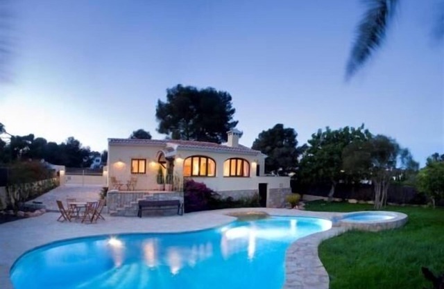 ¡La favorita de los niños! Soleada villa con capacidad para 6 personas en Javea