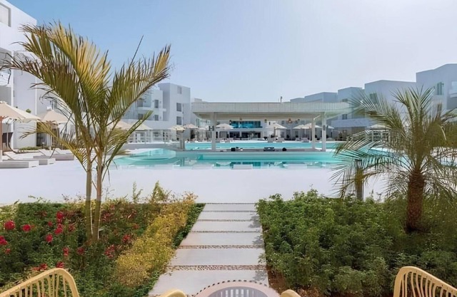 Relájate en Salty Life, piscina y balcón, Azha, Sokhna