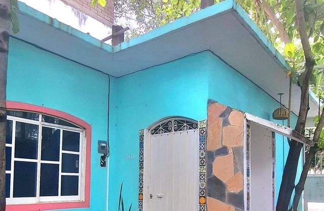 Chill vibes, Shady garden & a short stroll to the heart of La Punta