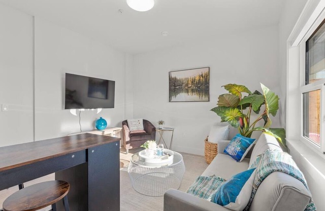 Chilliwack Gem 1BR, Studio Bliss