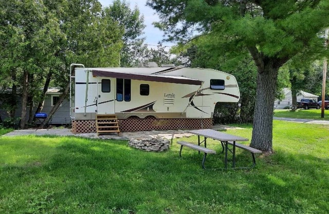 Chippewa bay camper
