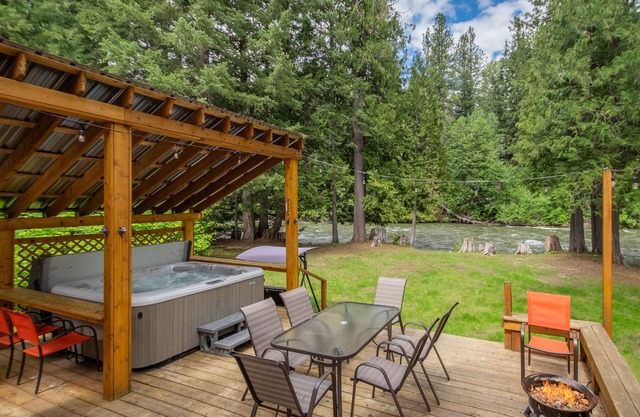 Chiwawa River Chalet, FLUSS, Whirlpool, WLAN, Sat. TV und Fido freundlich!