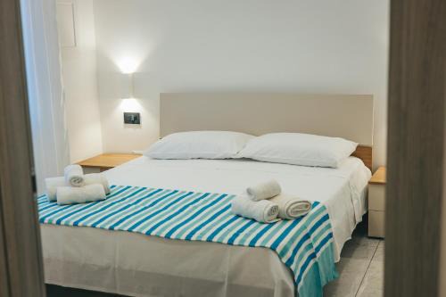 Chloe Rooms