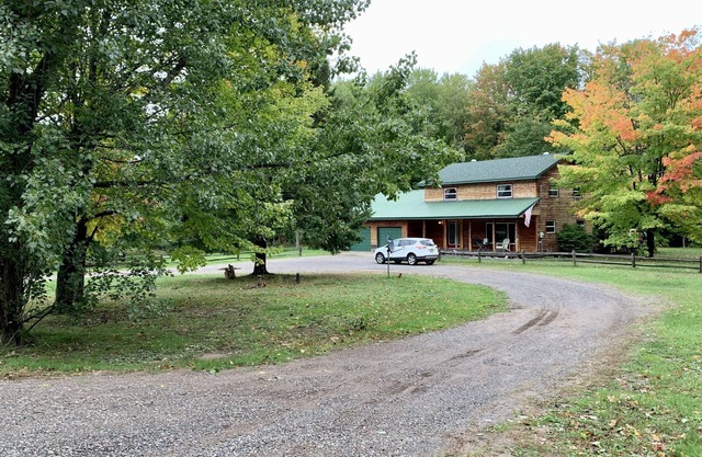 Chocolay Getaway (Marquette, MI)- Sleeps 6, 25 minutes to Sugarloaf Mountain!