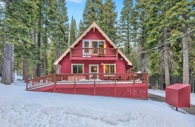 Cholula 811c 4 Bedroom Cabin by RedAwning