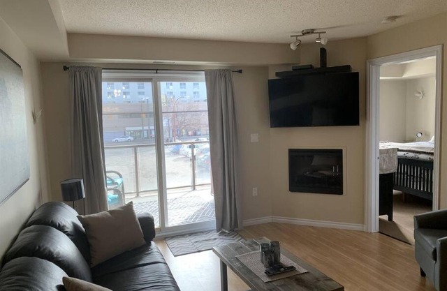 Chris's Cozy Condo Times Square Rogers Place Edmonton