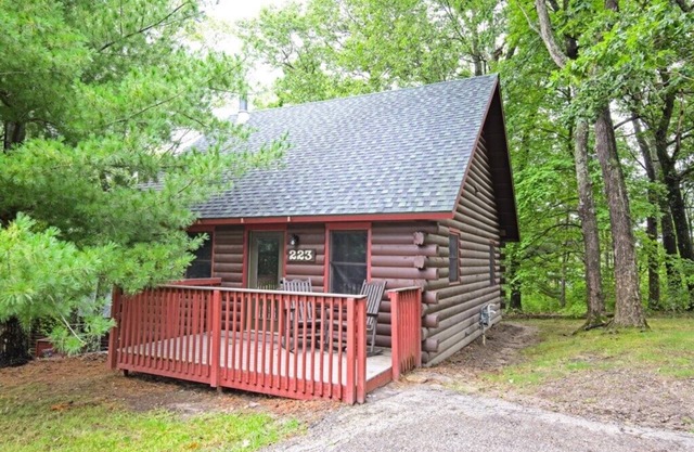 Christmas Mountain Village - Wisconsin Dells - 2 Bedroom Cabin