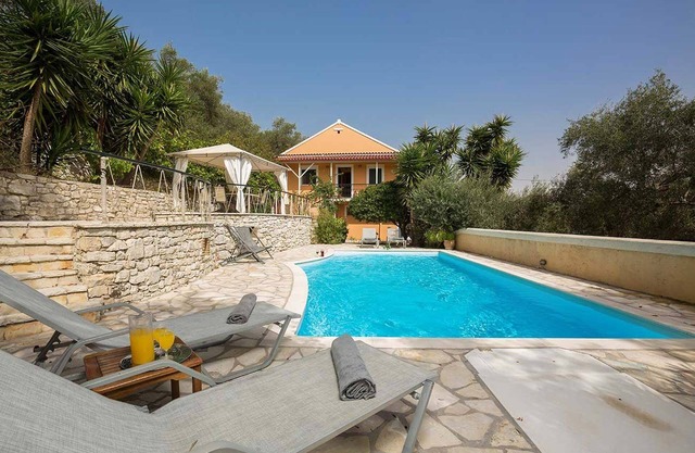 Chryssa Villa - Sun - Splashed & romantic.